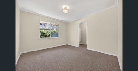 Family Living with Pool - Photo 4