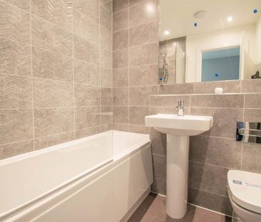 2 bedroom semi-detached house to rent - Photo 6