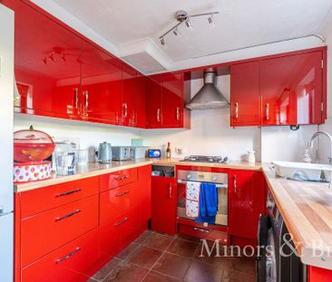 2 bedroom semi-detached house to rent - Photo 2