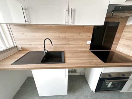 Location Appartement 4 pièces 116m² BORDEAUX 33000 - Photo 3