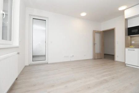 Nabízíme pronájem novostavby zděného bytu 2+kk s lodžií a parkovacím stáním, Hlubočepy - Photo 4