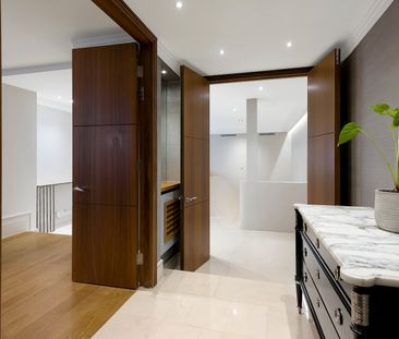 Six-bedroom townhouse with spa facilities in the heart of Belgravia - Photo 6