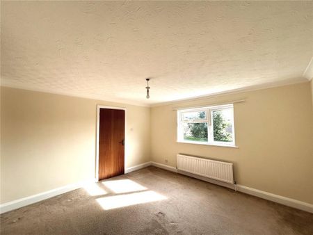 4 bedroom detached house to rent - Photo 4