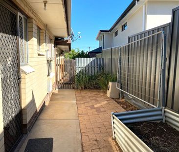 Available Now! Well Maintained 2 Bedroom Unit in a Convenient Locat... - Photo 5