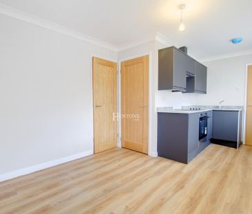 1 bedroom ground floor flat to rent - Photo 2