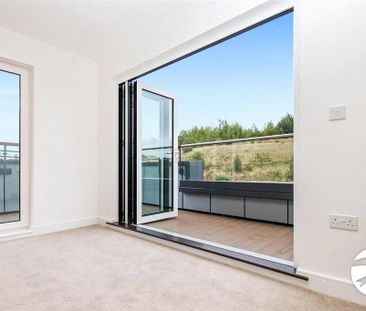 2 bedroom penthouse to rent - Photo 4