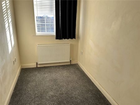 Carrholme Court, King Cross, Halifax, HX1 - Photo 2