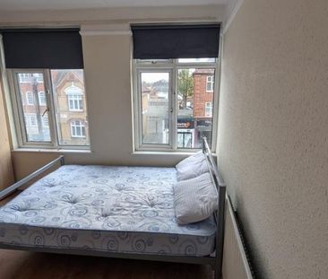 House share to rent - Photo 4