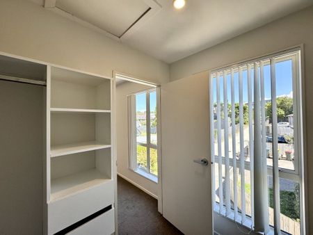 4-BEDROOM IN ONEHUNGA - Photo 5