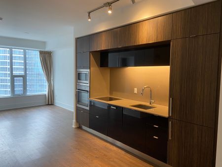 For Lease - 10 York Street Unit# 3009, Toronto, Ontario - Photo 4