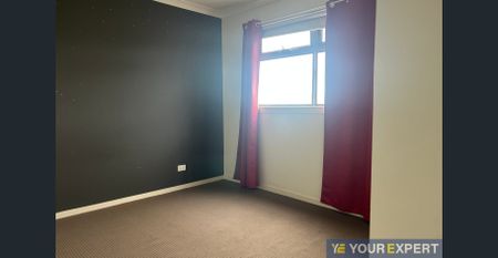 Modern Townhouse - Photo 2