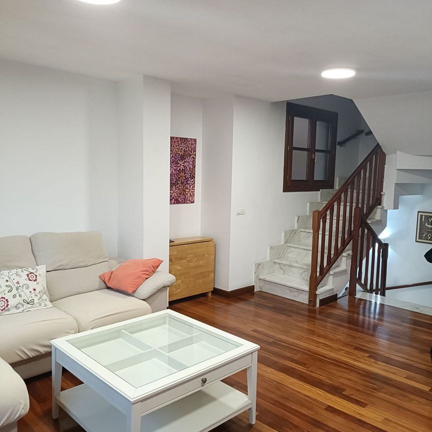 Alquiler de dúplex en Calle la Rúa, 22 - Photo 1