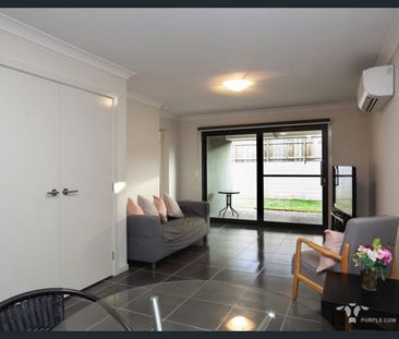 4 Cypress Court, Spring Mountain, Qld 4300 - Photo 6