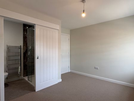 The Crescent, Taunton - Photo 2