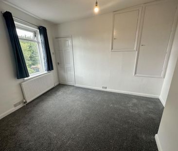 2 bedroom maisonette to rent - Photo 2