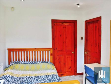 5 bedroom detached house to rent - Photo 4