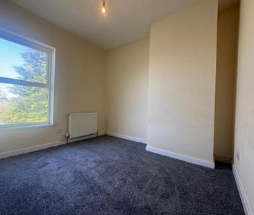 2 bedroom end of terrace house to rent - Photo 2
