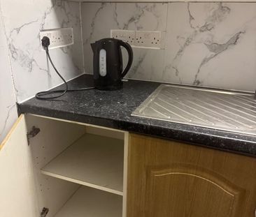 Studio Flat, Bowes Road, N13 - Photo 6