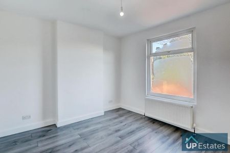 3 bedroom detached house to rent - Photo 5