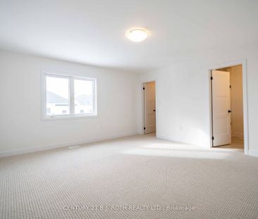 Townhouse For Lease | S8115906 - Photo 4