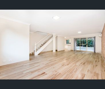 2/10 Wallumatta Road, Caringbah, NSW 2229 - Photo 3