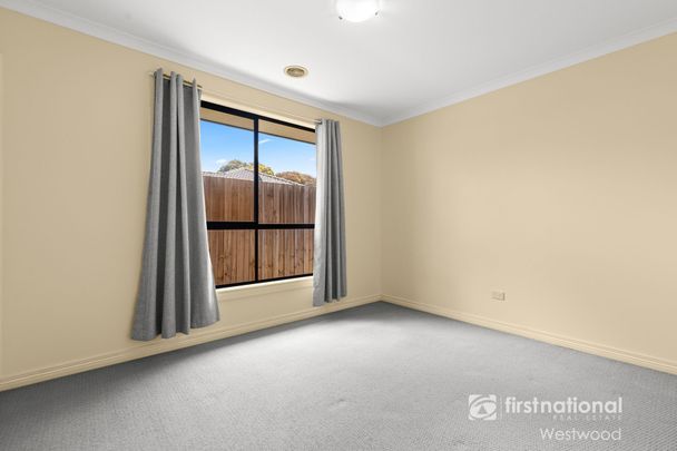 Set in a quiet cozy court!! - Photo 1