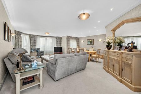 3 bedroom flat to rent - Photo 3