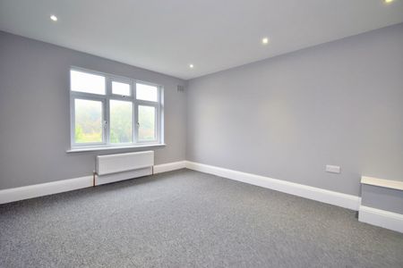 4 Bed Semi-Detached House, Knighton Lane East, LE2 - Photo 4