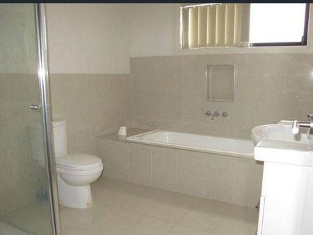 Modern Townhouse - Photo 5