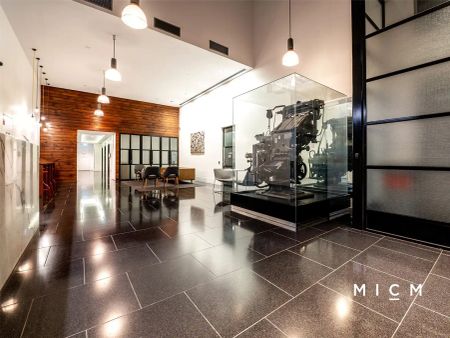 “UNFURNISHED - Bright and airy studio apartment on level 36 of the Melbourne One building!” - Photo 2