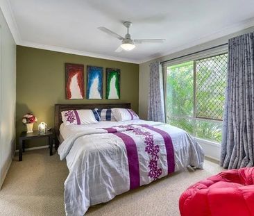 Spacious Family Home in a Quiet Pocket - Photo 4