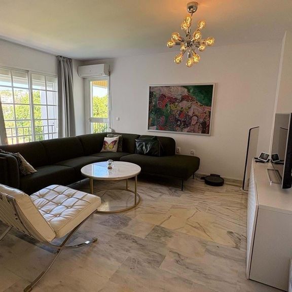 Luxury penthouse for rent in Benahavís, Andalusia - Photo 1