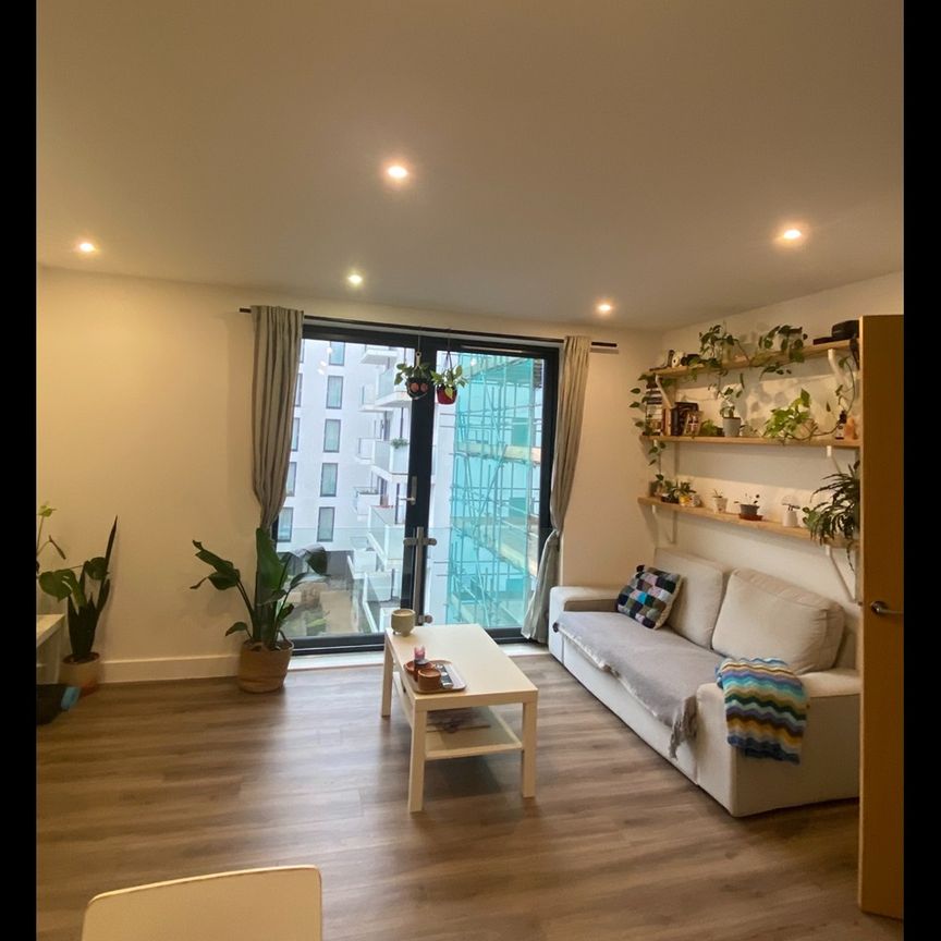 1 Bed Flat, Invicta, BS1 - Photo 1