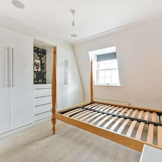 London Road, Isleworth, TW7 - Photo 1