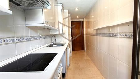 Piso de alquiler en Grecia, Avenida Europa - Photo 5