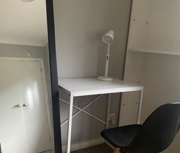 4-bedroom shared house, Pastureland Street - Photo 1