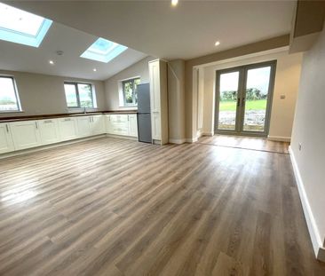 Extended 3/4 bedroom cottage in a semi rural setting with large gar... - Photo 6