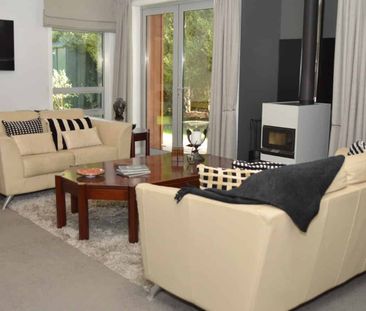 Hilltop Home - Photo 4