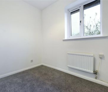 2 bedroom end of terrace house to rent - Photo 1