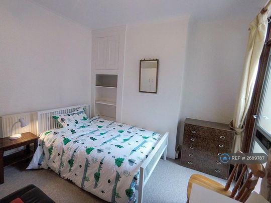 4 bedroom terraced house to rent - Photo 1
