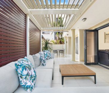 Modern Beachside Abode with Great Entertainer's Space - Photo 6