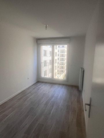 location Appartement T4 DE 81m² À BOBIGNY - Photo 2