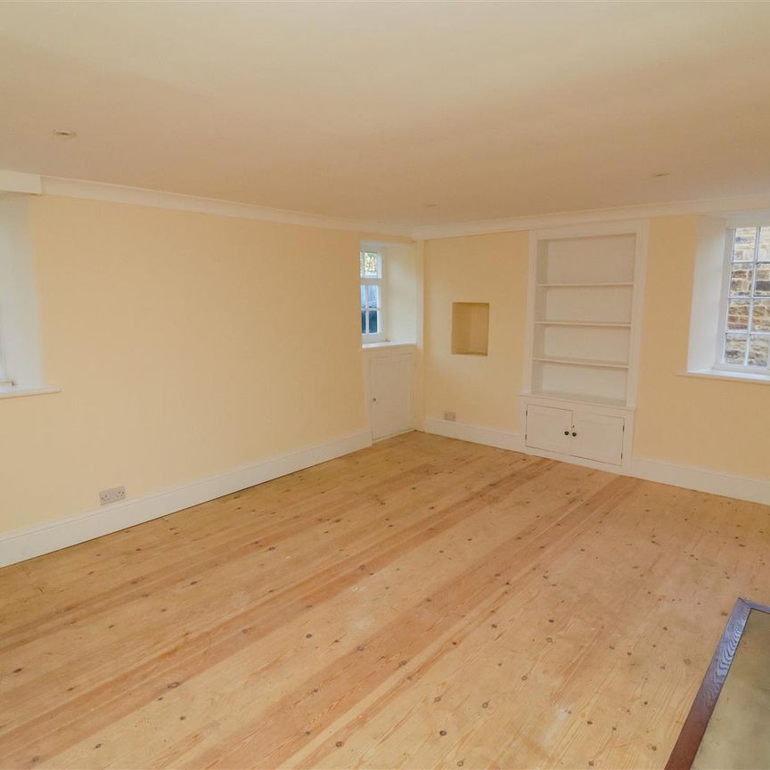 6 bed detached house to rent in Cortworth Lane, Rotherham, S62 - Photo 1