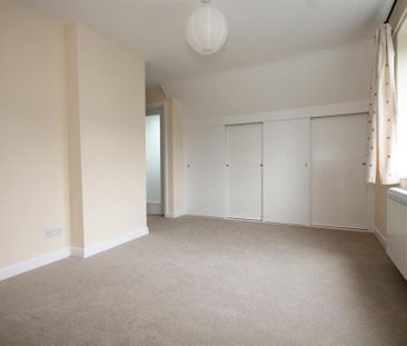 4 bedroom detached bungalow to rent - Photo 6