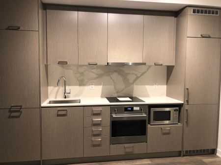 For Lease - 10 Honeycrisp Crescent Unit# 815, Vaughan, Ontario - Photo 3