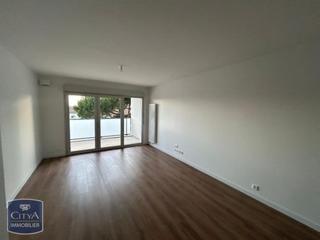 Location Appartement 3 pièces 65m² AYTRE 17440 - Photo 2