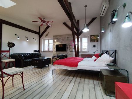 Do wynajmu przestronna, nowoczesna kawalerka . - Photo 2