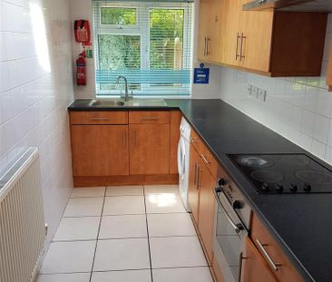 3 bedroom terraced house to rent - Photo 4