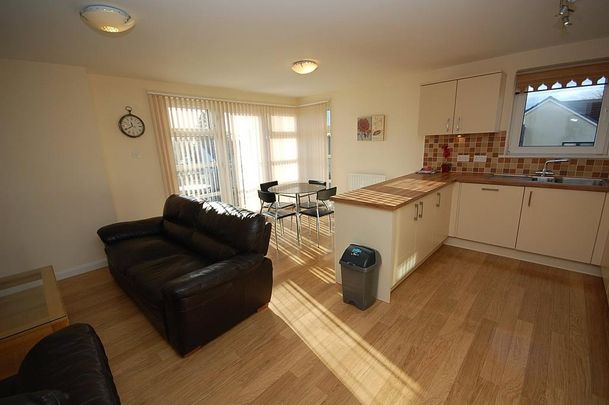 2 bedroom flat to rent - Photo 1