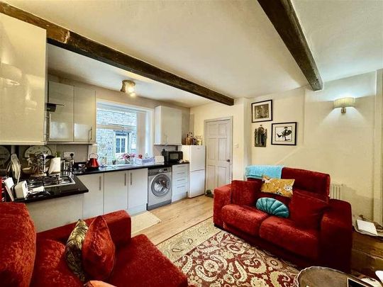 Westgate, Almondbury, Huddersfield, HD5 - Photo 1